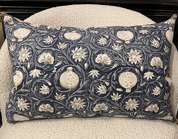 Cushion w. tassel - Tangier Pomegranate - Blue 