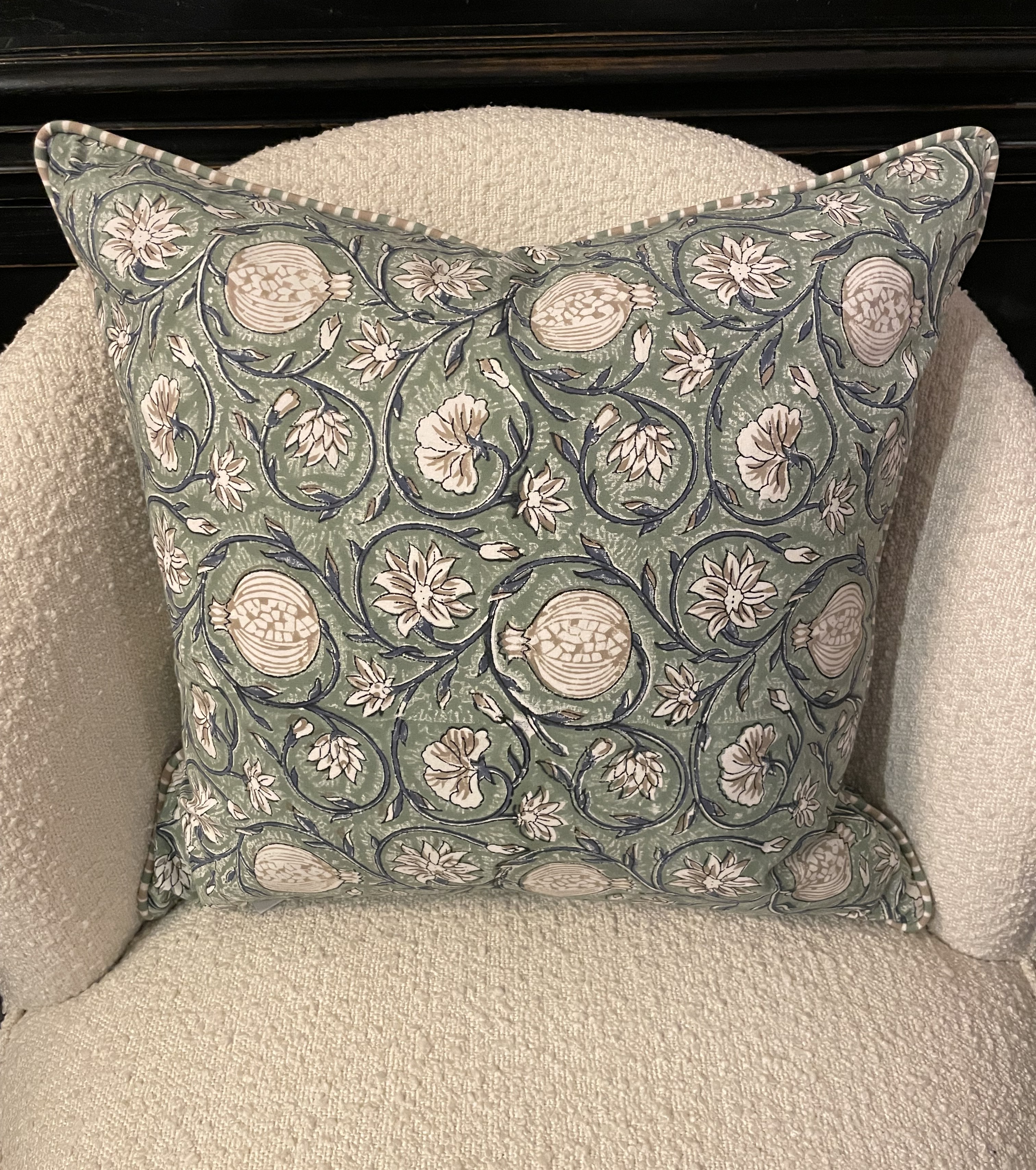 Cushion w. piping - Tangier Pomegranate - Green - 50x50cm
