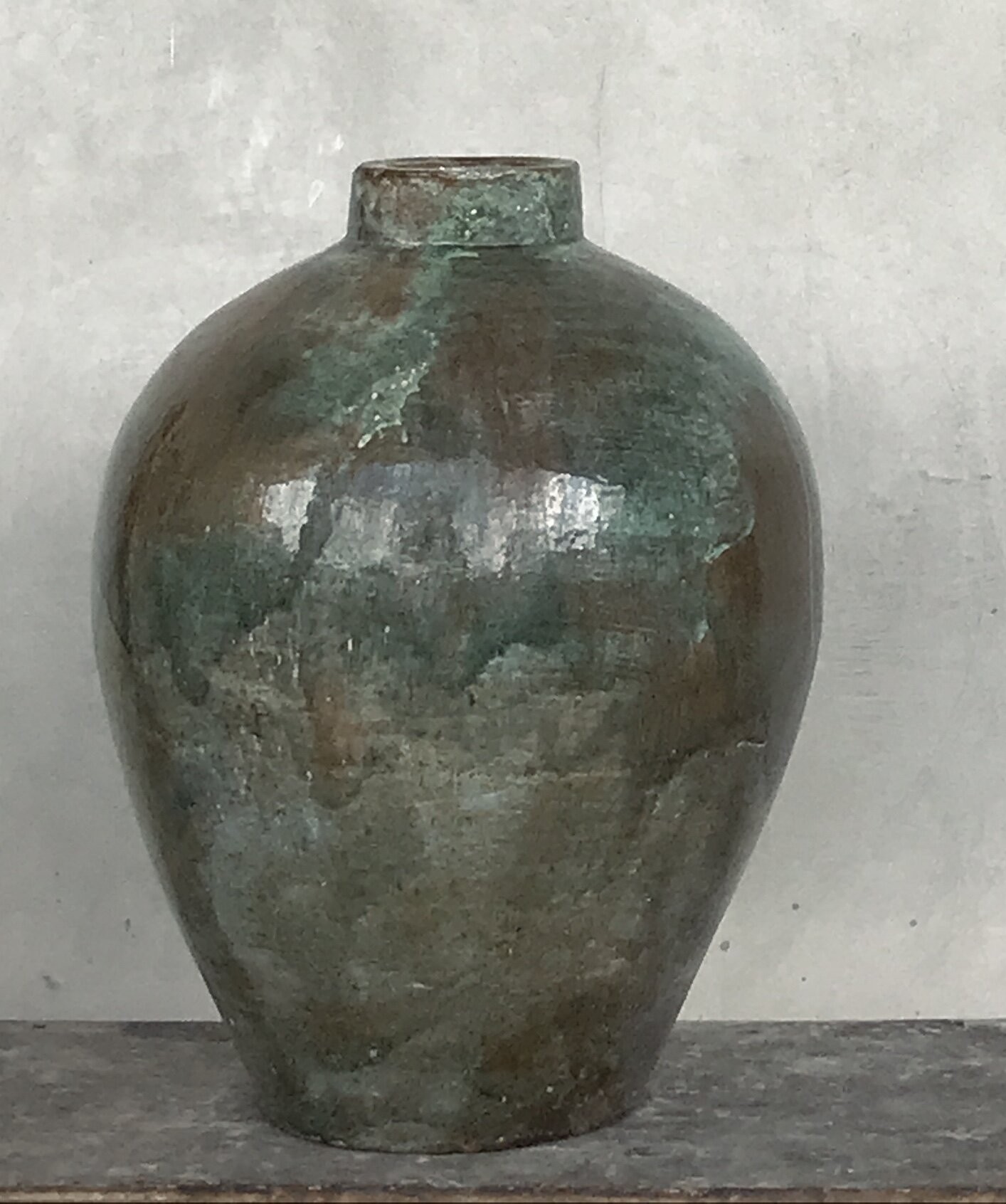 ACE pot, green abstract