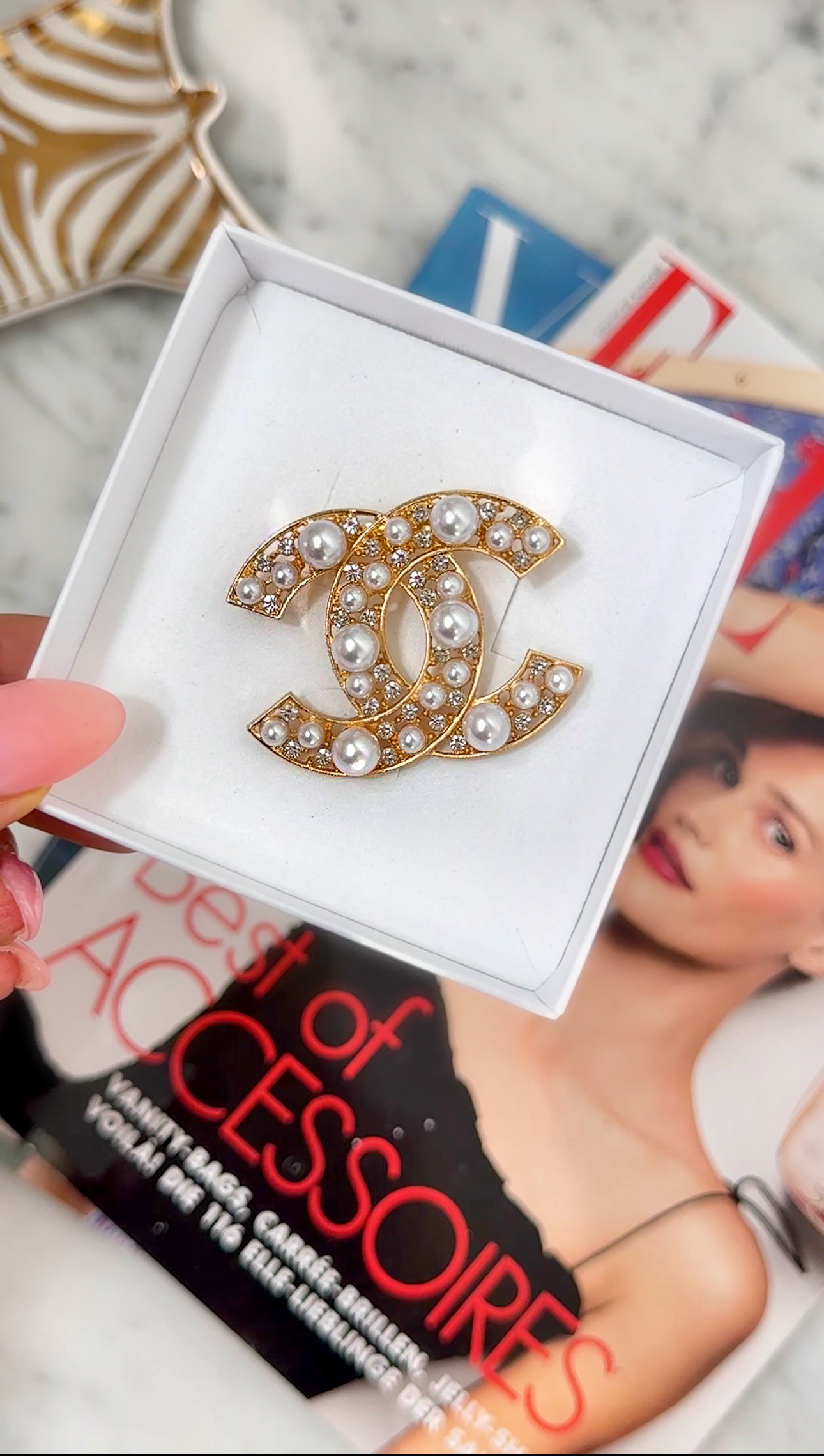 Brooch CC Designer Pearls Gold