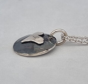 Kärleksprick svart /silver 45 cm långt