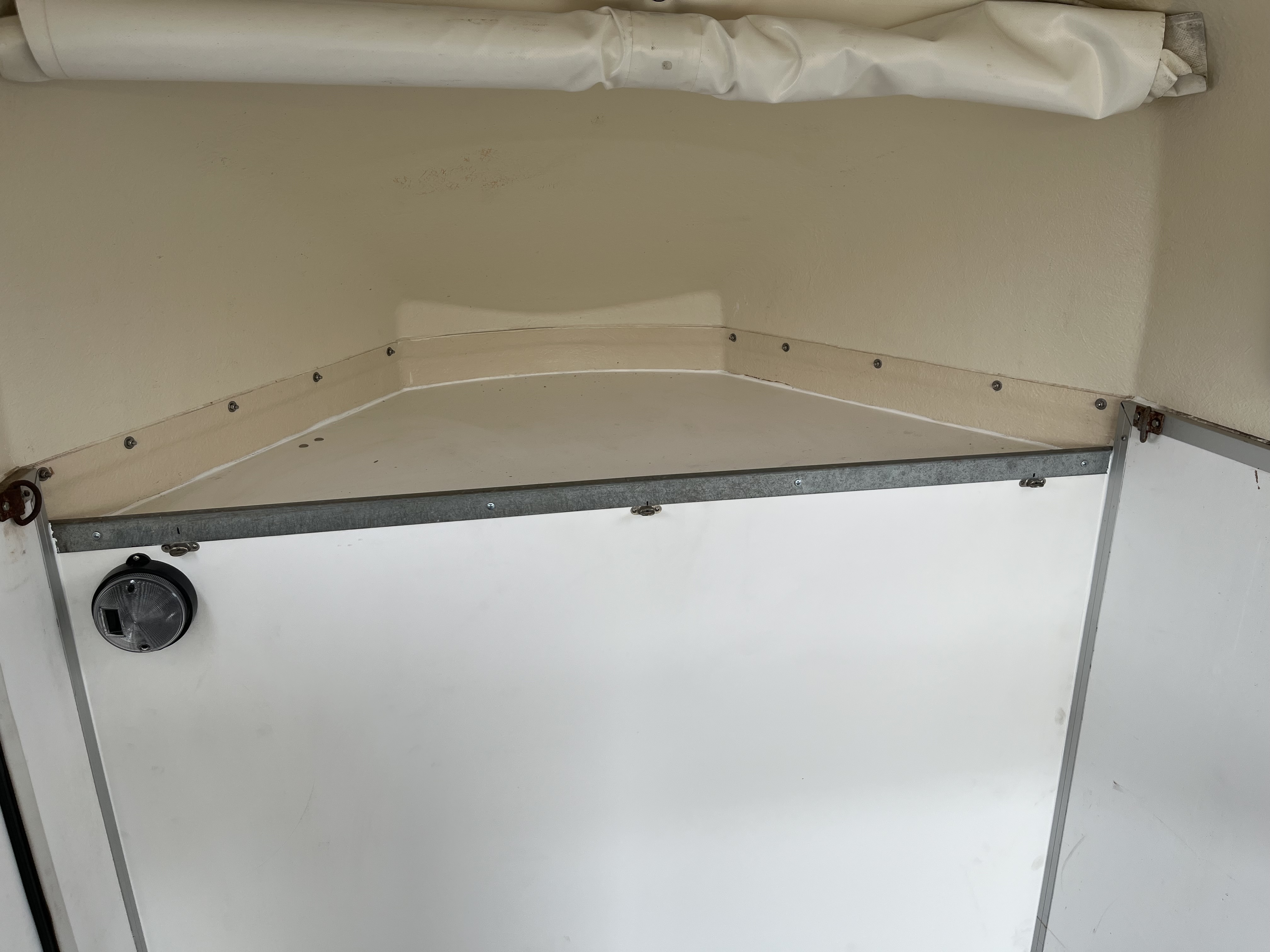 Thule Excellent ES150 med komposit golv XSZ251 46 000:- - 9