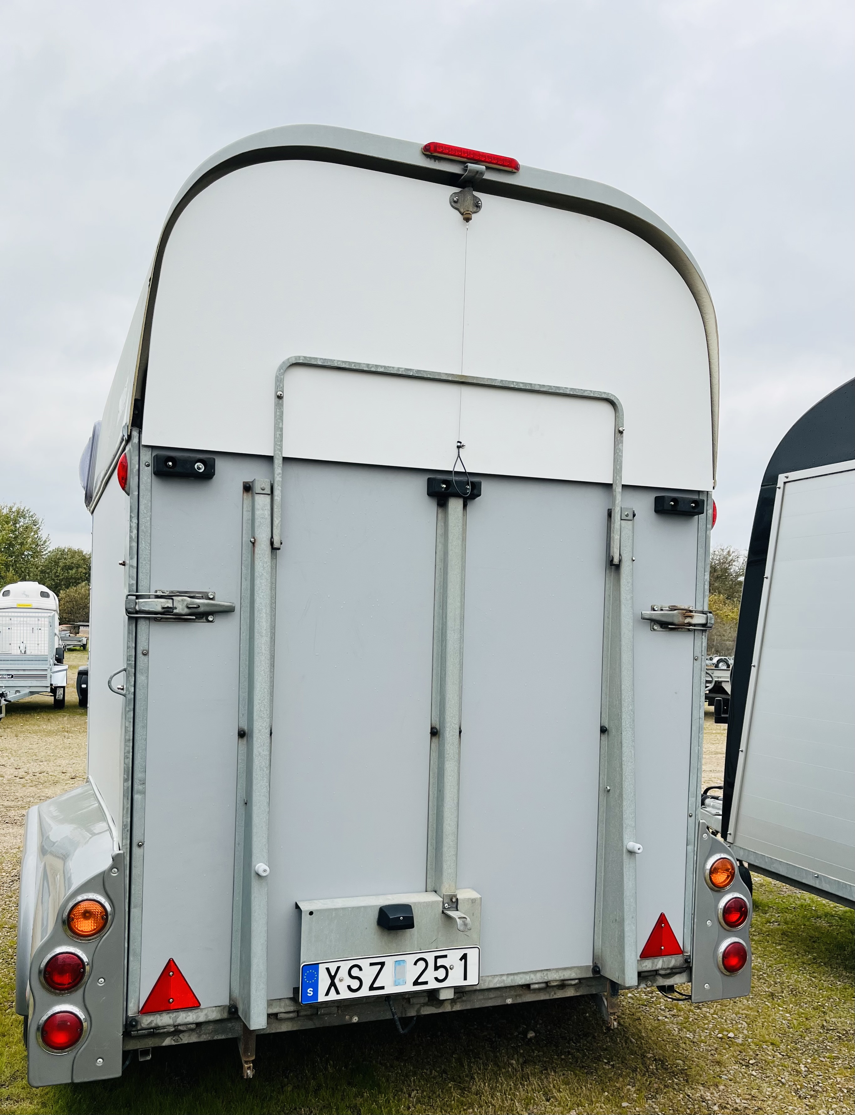 Thule Excellent ES150 med komposit golv XSZ251 46 000:- - 5