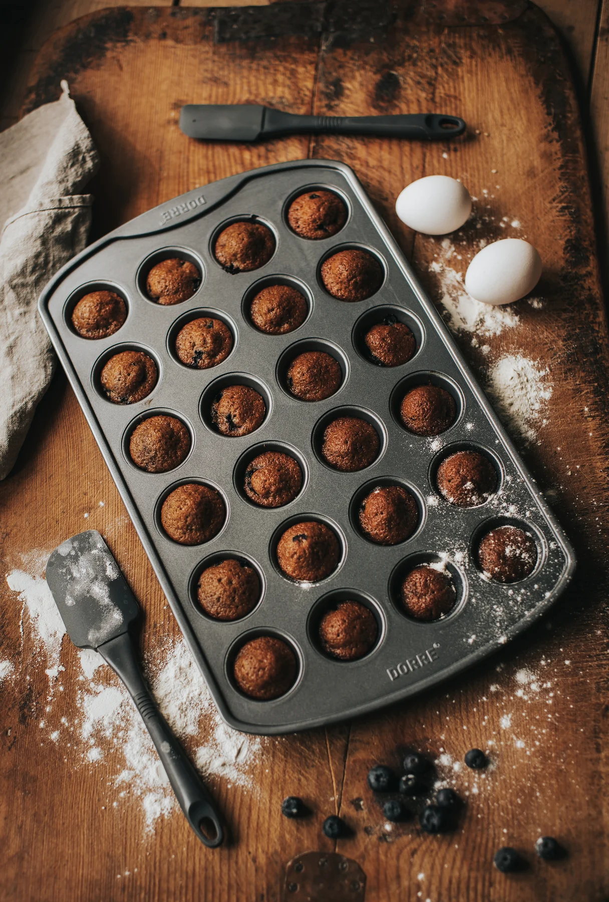 Karabo Muffinsform Kolstål/keramik 24 Styck  - 2