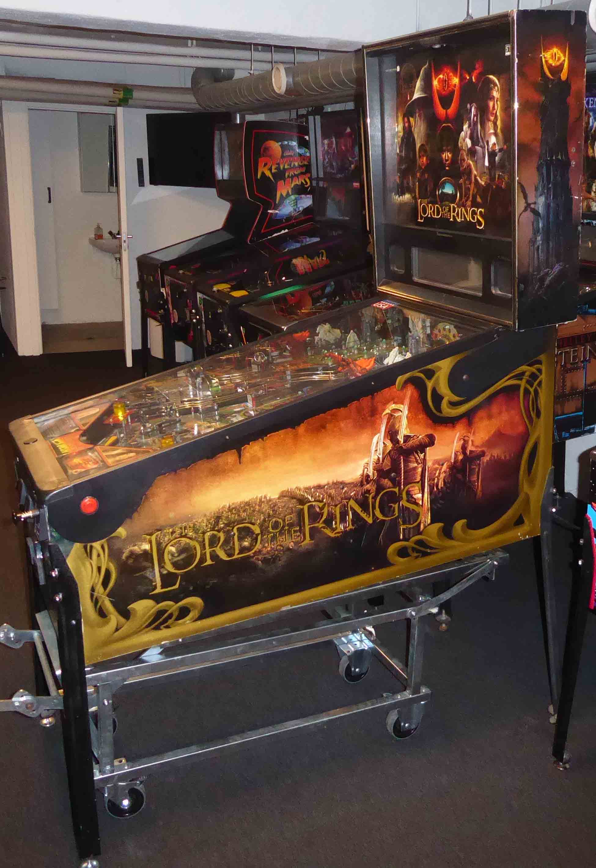 Pinball Machine -Lord of the Rings (Sold my indiviual) - 3