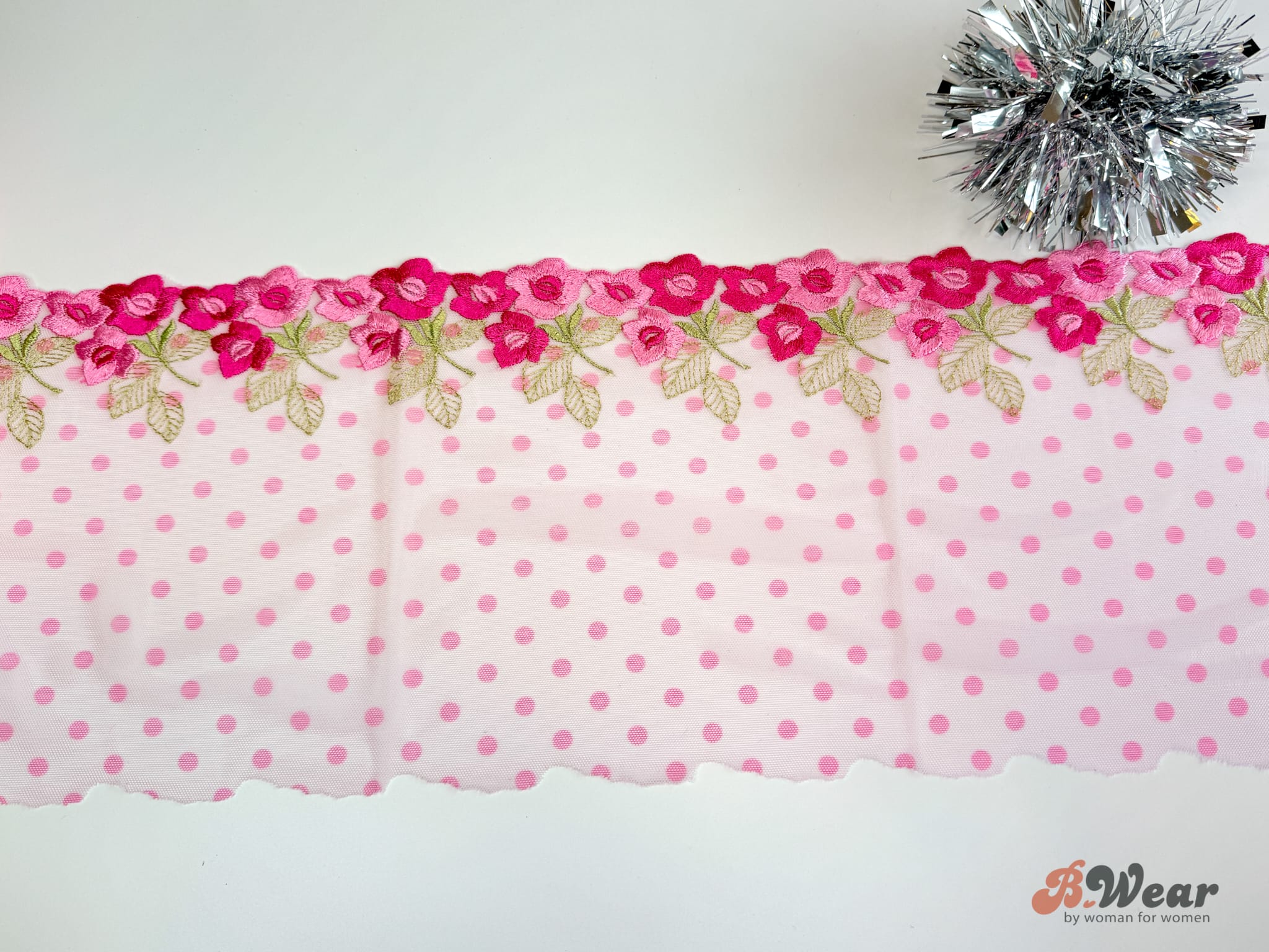 Stum spets i ljusrosa med rosa prickar och blommor - 21 cm - 2