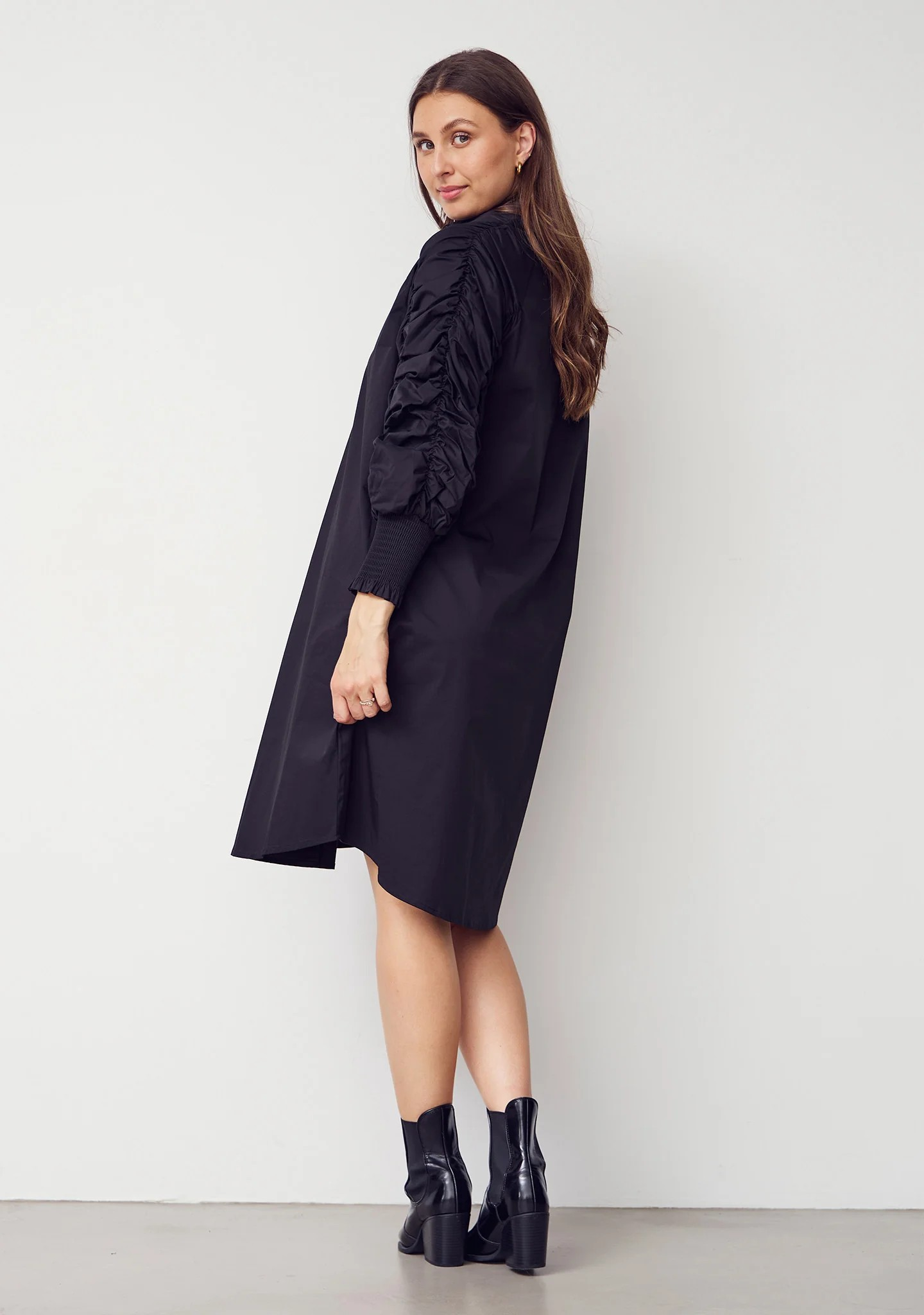 Sigga Deco Dress - Black - Isay 