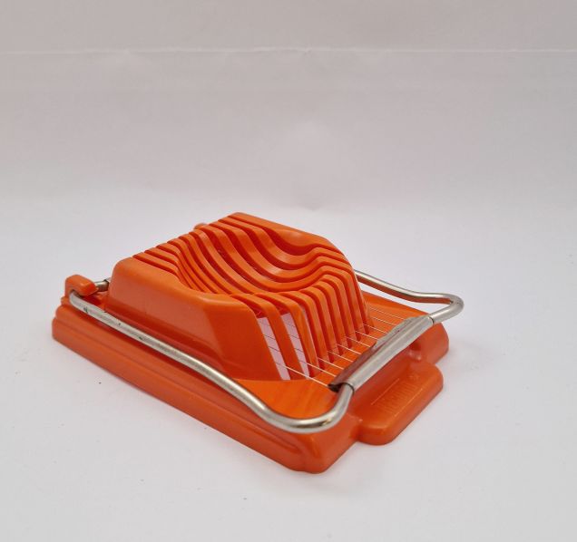 Egg cutter Record orange hard plastic and steel