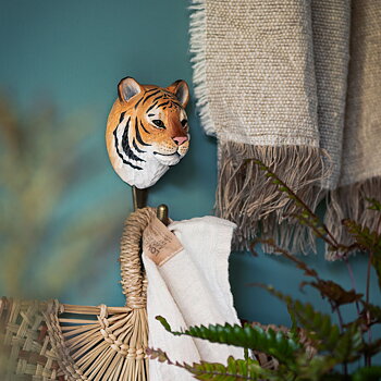 WILDLIFE GARDEN ATTACCAPANNI IN LEGNO INTAGLIATO CANE WILDLIFE GARDEN ATTACCAPANNI IN LEGNO INTAGLIATO CANE