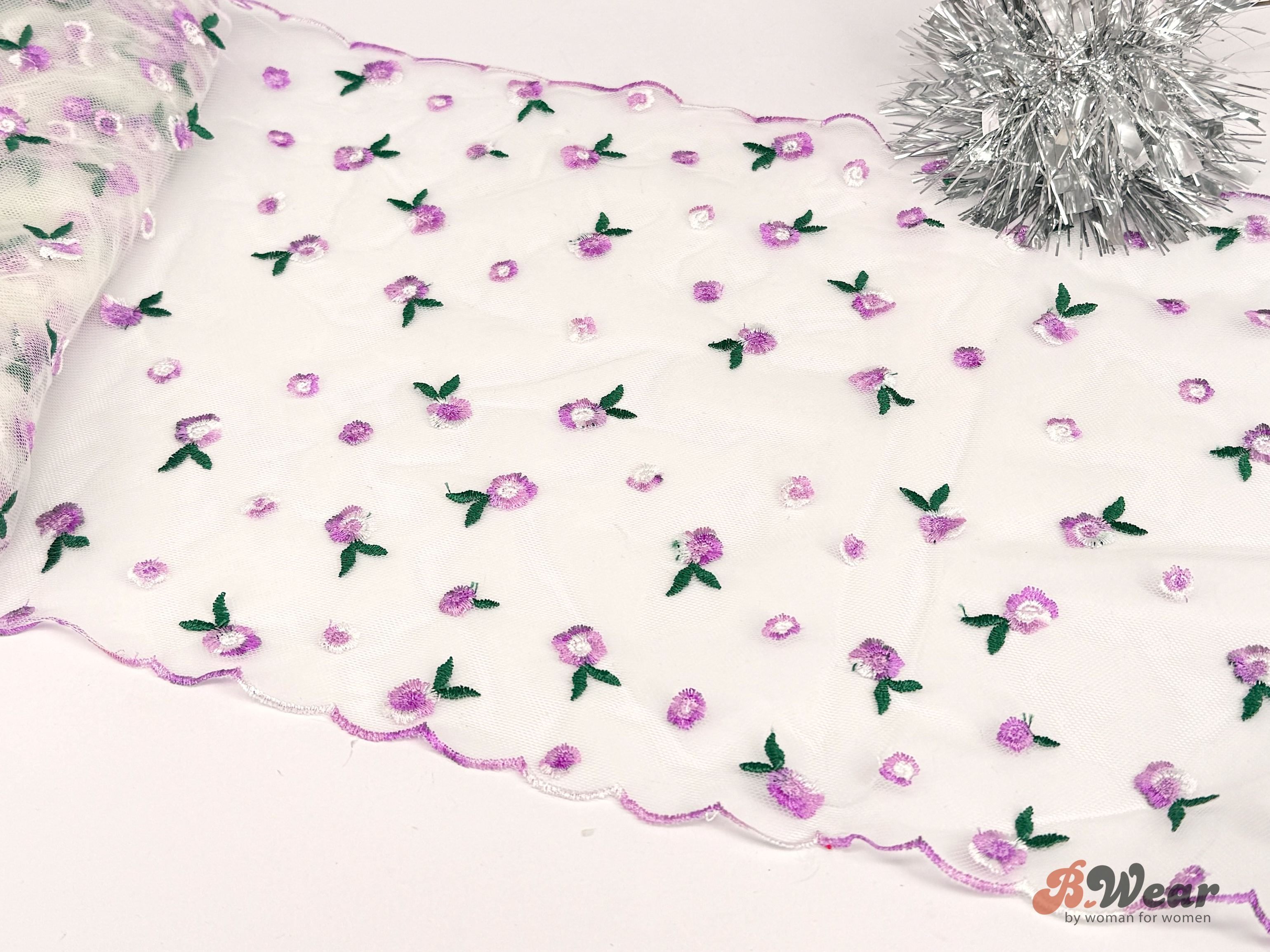 Tulle lace in white with lilac & lavender colored flowers - 30 cm