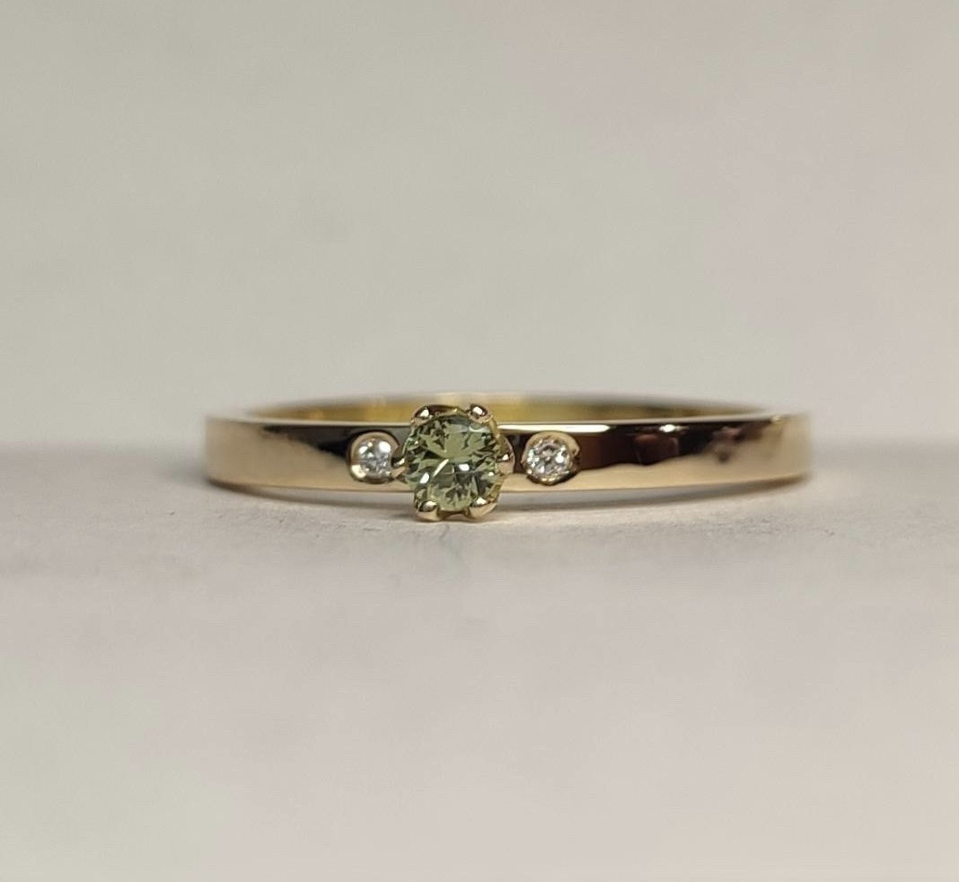 Ring Elly handgjord grön safir diamanter guld 18 karat 