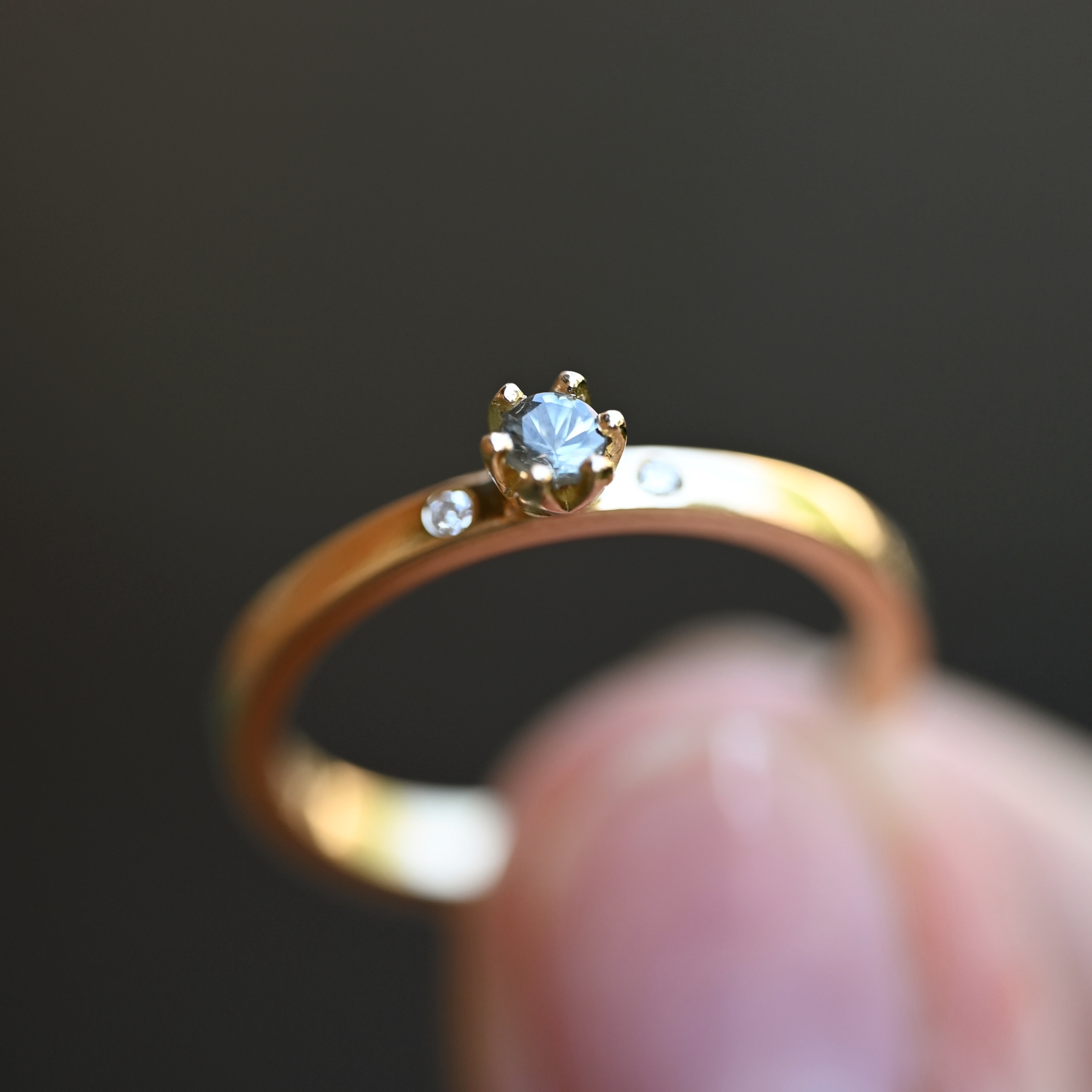 Ring Elly handgjord grön safir diamanter guld 18 karat