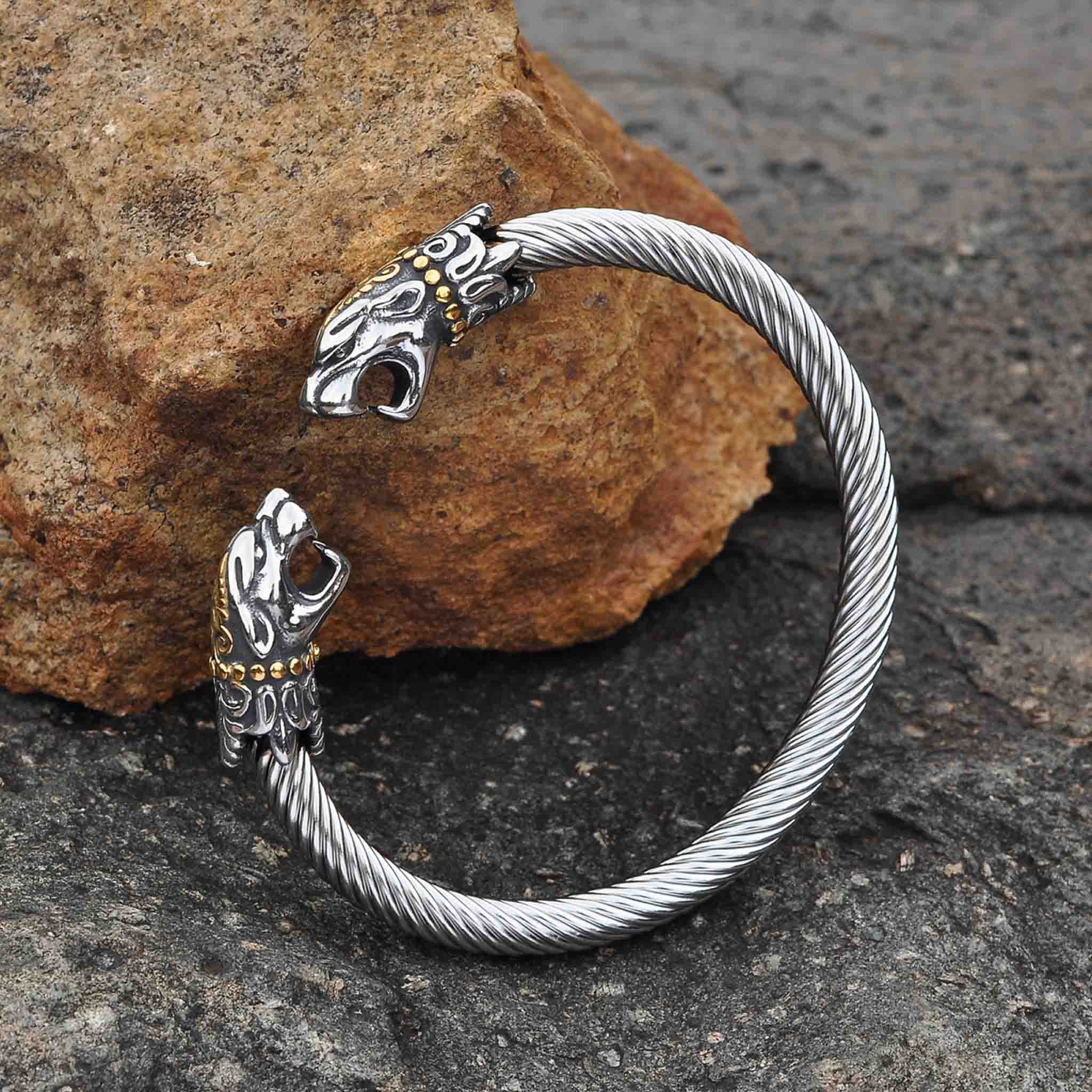 Flexibelt vikingarmband för män med vargdesign