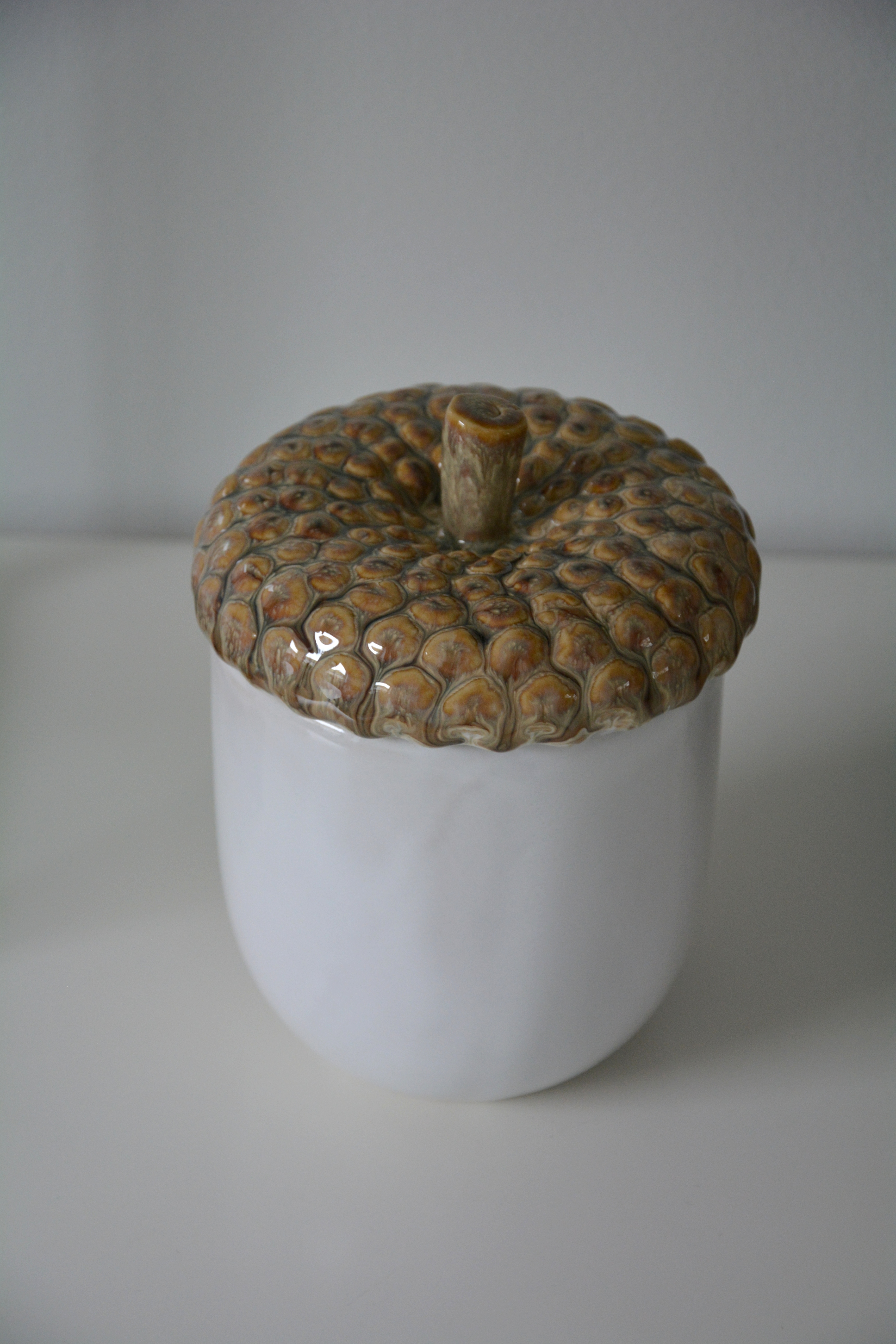 Burk med lock ekollon / kotte 16 cm beige / vit - 3