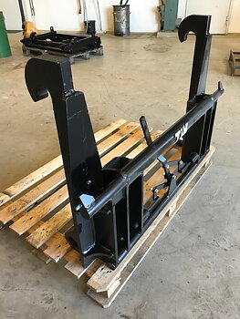 Adapter Från Stora BM på lastare.
