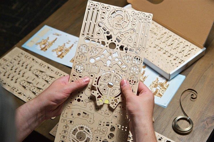 Ugears Hexapod Explorer - 18