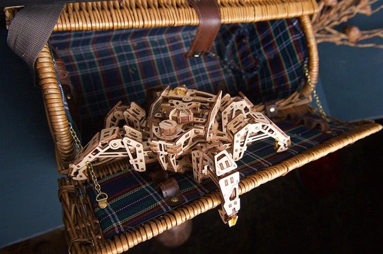 Ugears Hexapod Explorer - 19