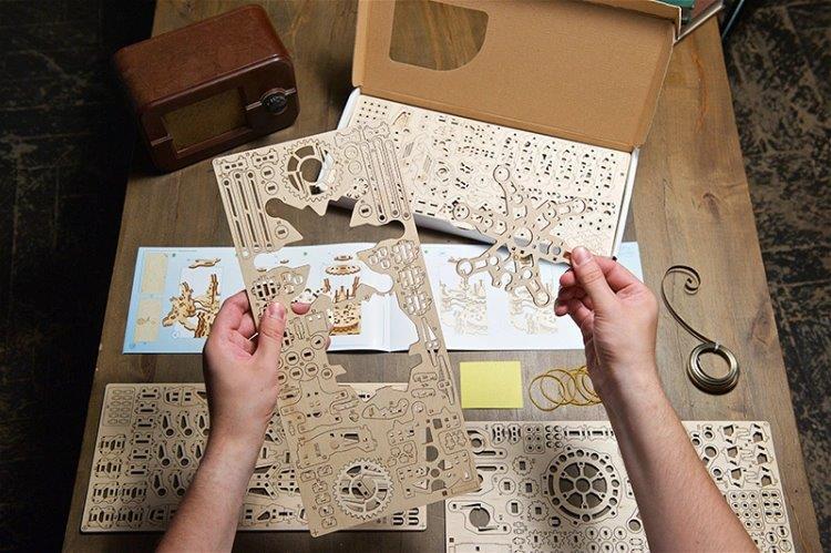 Ugears Hexapod Explorer - 17