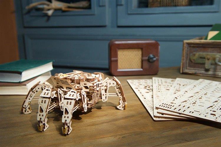 Ugears Hexapod Explorer - 14