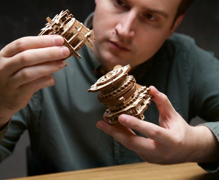 Ugears Mad Hornet Airplane* - 23