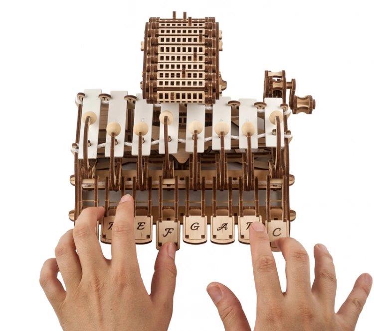 Ugears Mechanical Celesta - 10