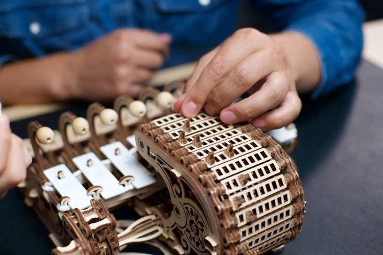 Ugears Mechanical Celesta - 24