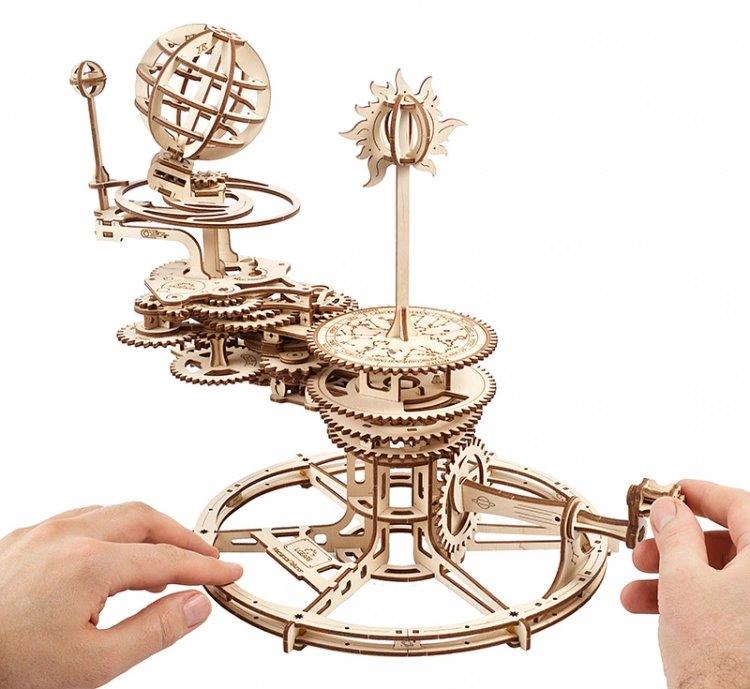 Ugears Mechanical Tellurion - 10