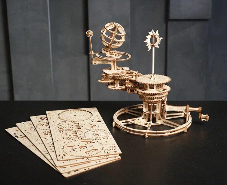Ugears Mechanical Tellurion - 14