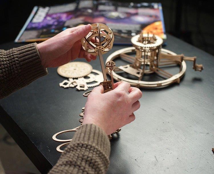 Ugears Mechanical Tellurion - 13