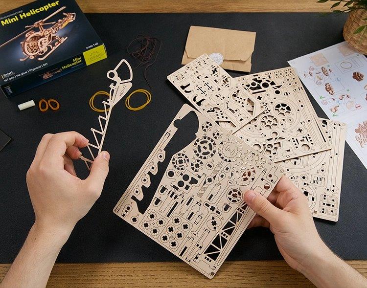 Ugears Mini Helicopter - 8