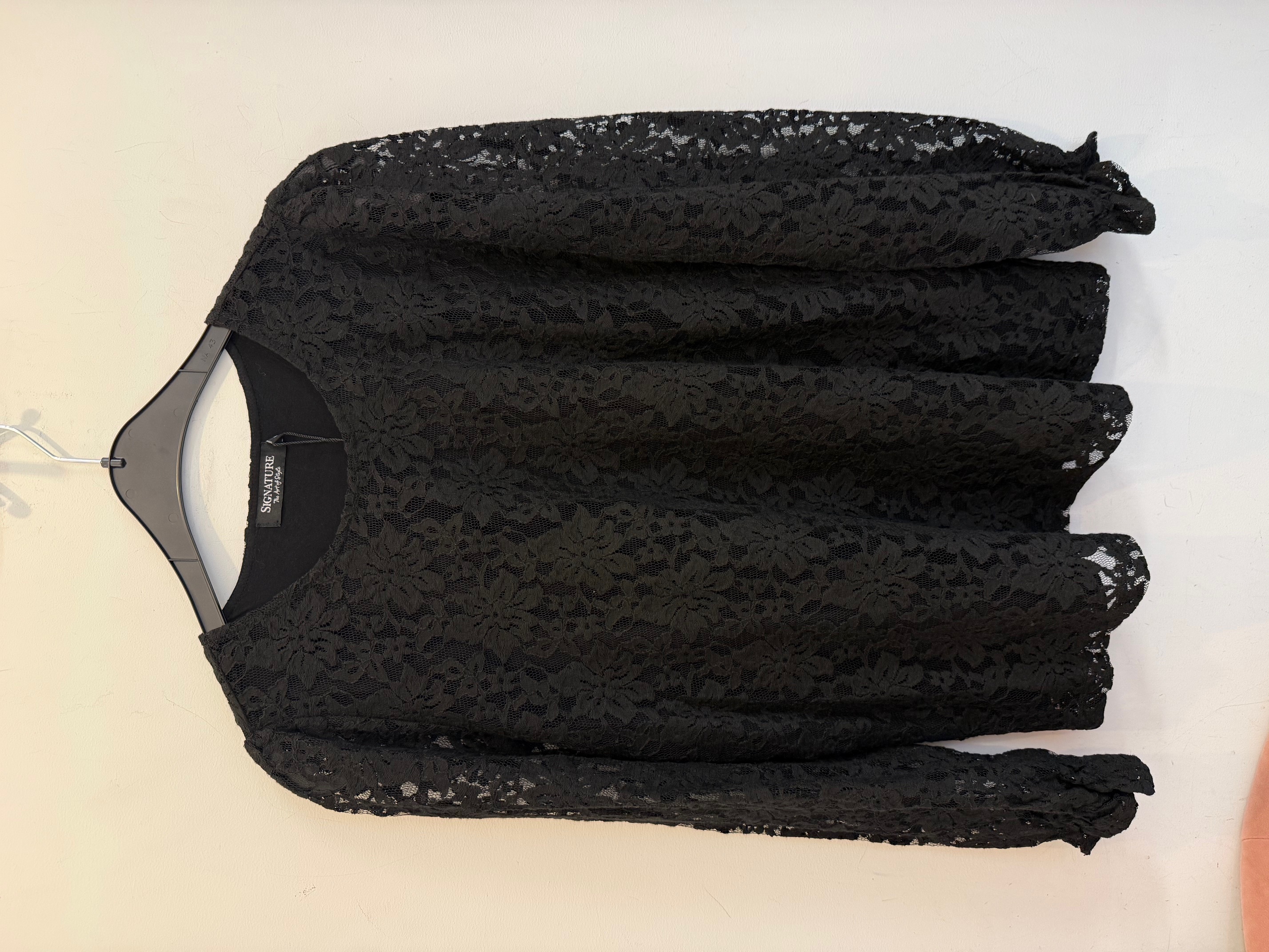 Blouse Lace - Black - Signature