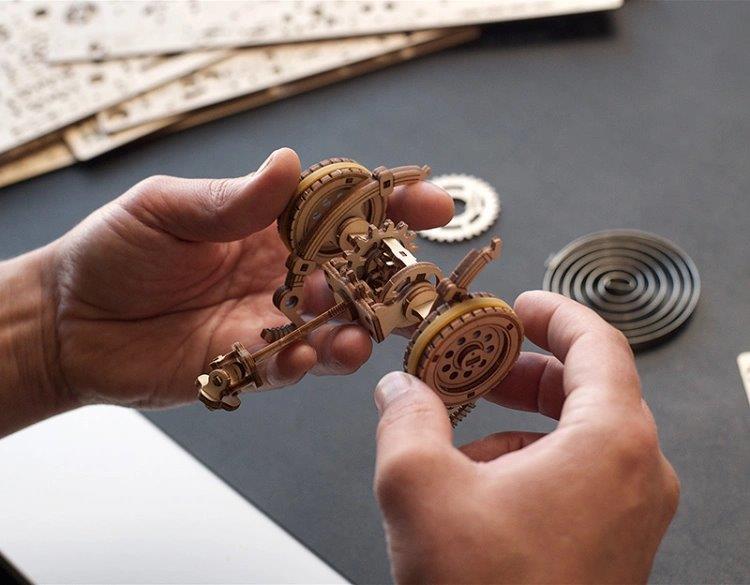 Ugears Pickup Lumberjack - 18