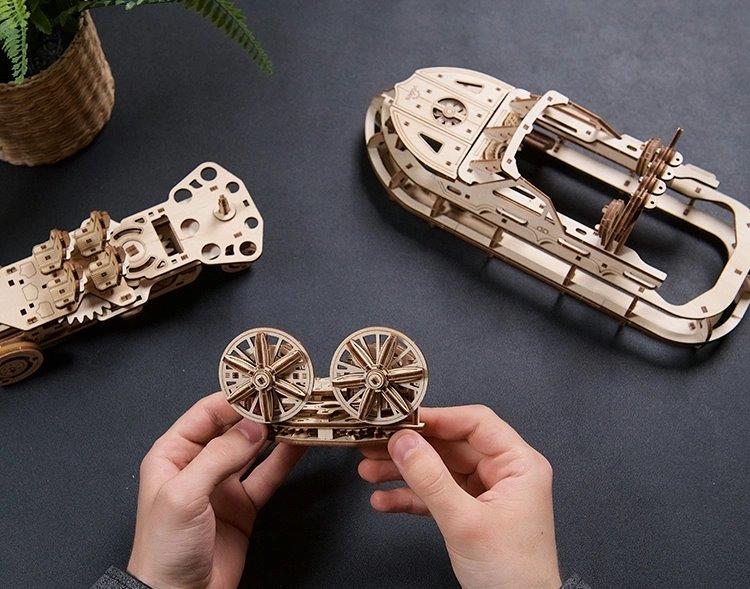 Ugears Rescue Hovercraft - 10