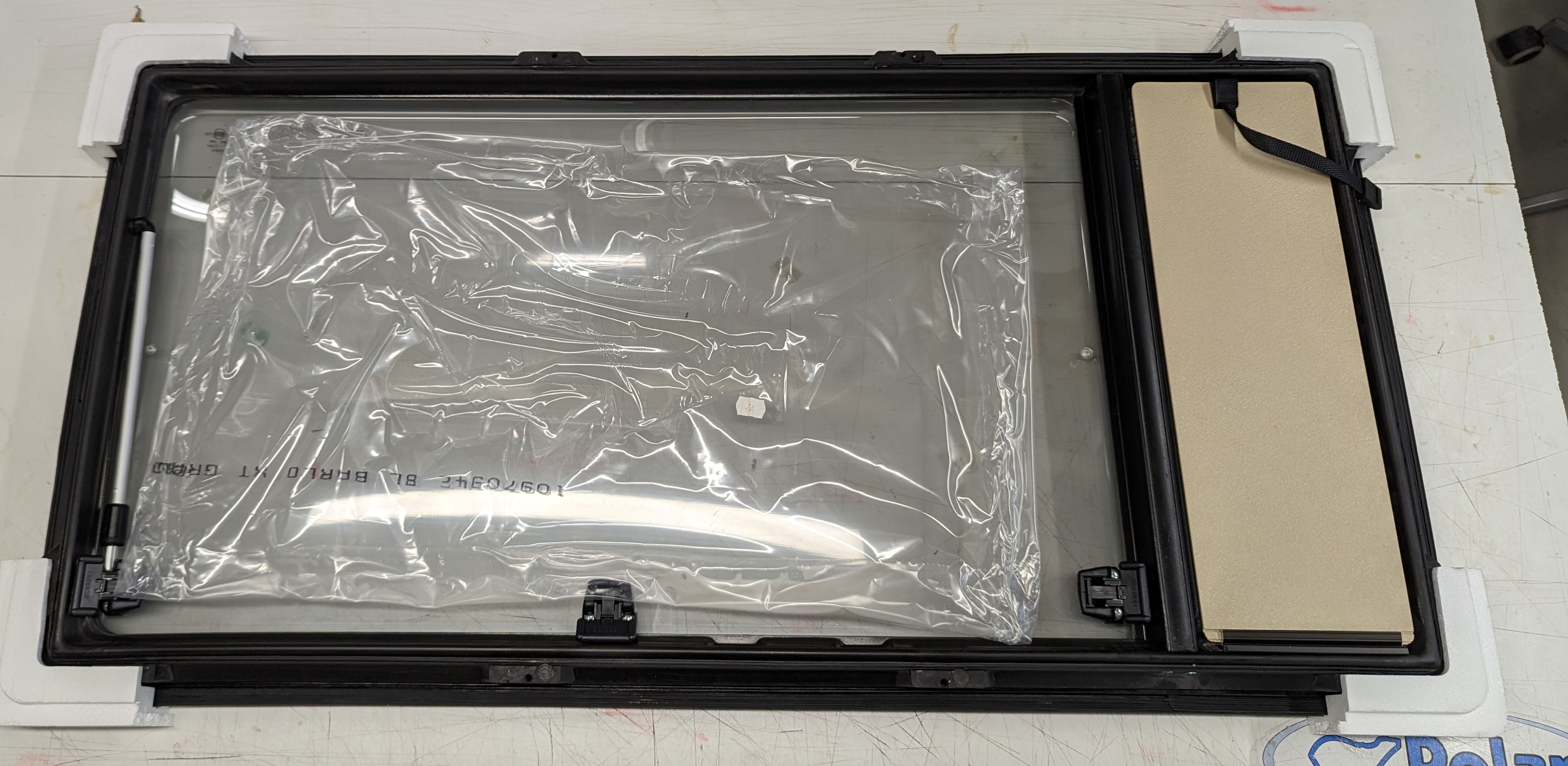 Bonocar fönster 900x550 (1100x550) med vent - Vänster - 4