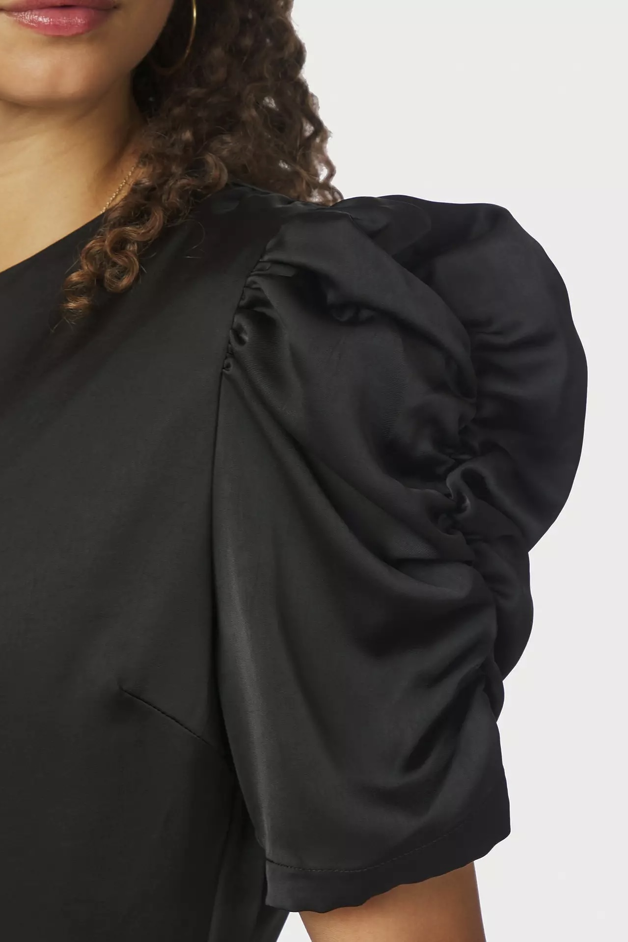 Neo Noir  - Benua Heavy Sateen Blouse Black - 4