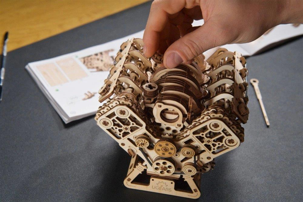 Ugears V8 Engine - 10