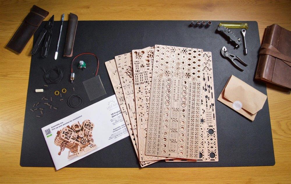 Ugears V8 Engine - 11