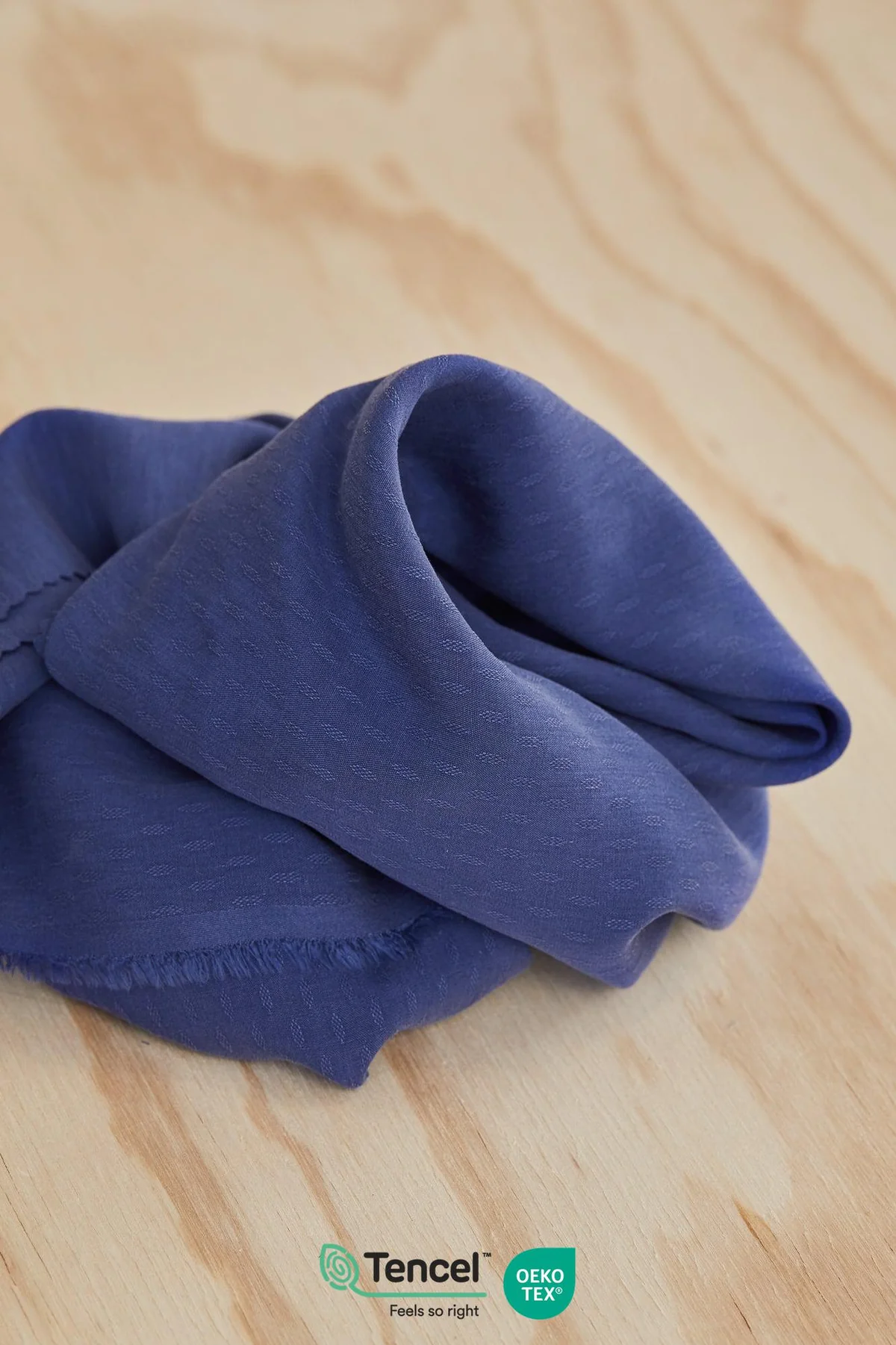 DIAMOND JACQUARD TENCEL ™ - LAPIS - 2