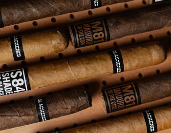 Blackened Cigars – när passionen för musik, whisky och tobak möts