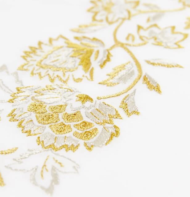 Barocque Embroidery Pattern with 3 rolls of threads DMC Diamant metallic  - 2