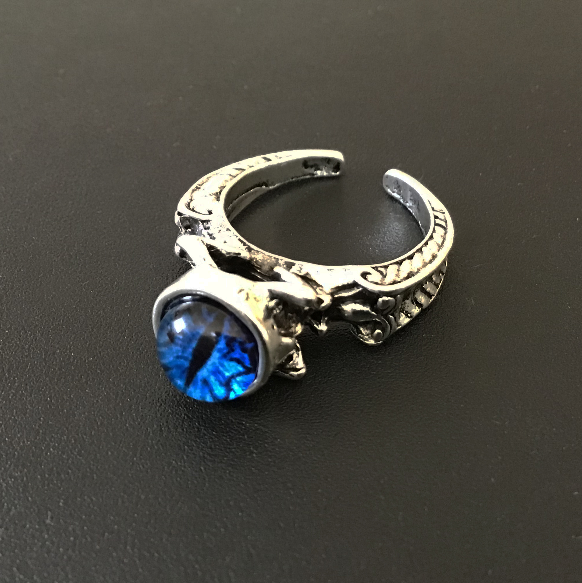 Ring: Reptiløje "Rockwear Collection"