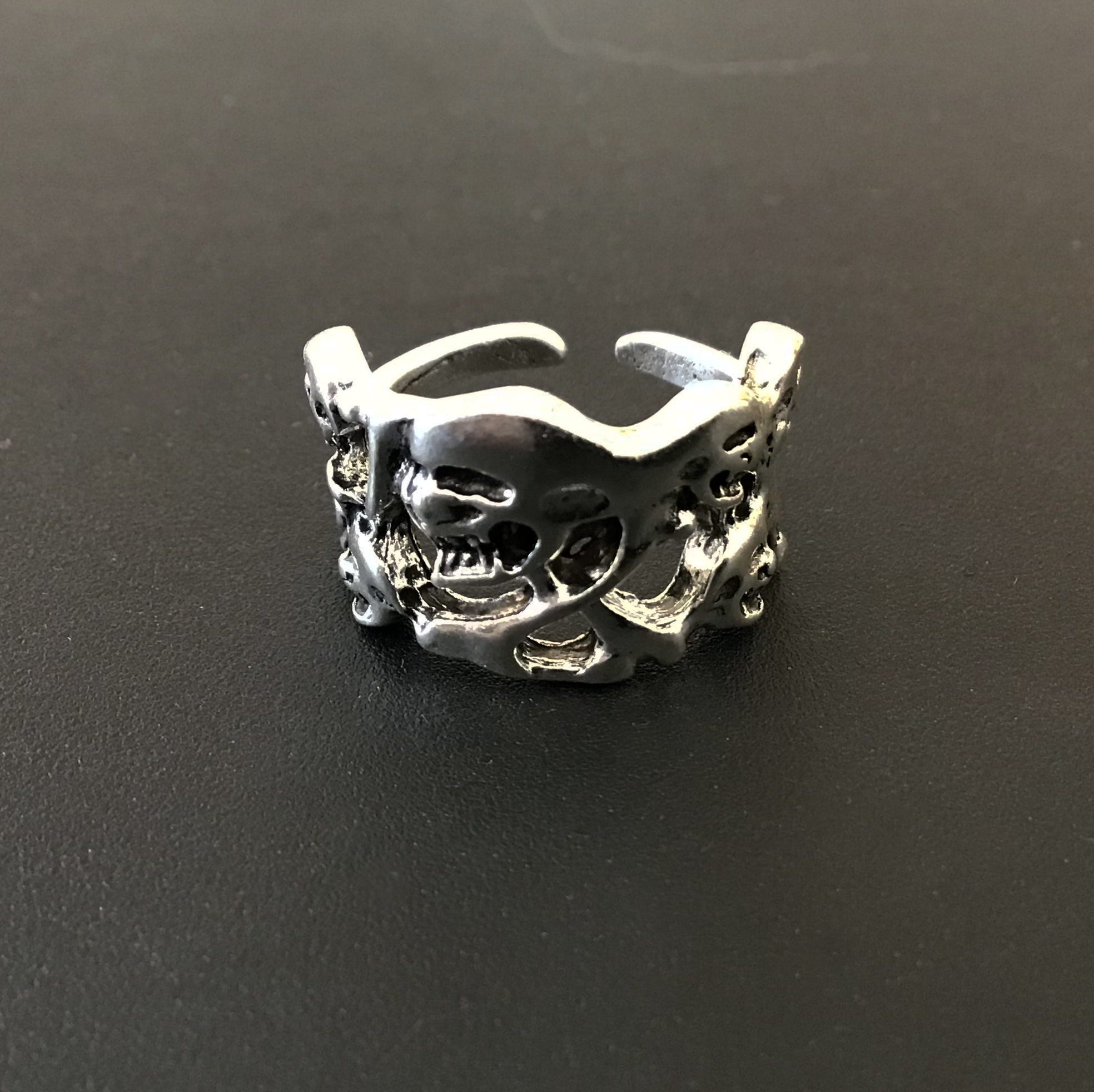 Ring: Kranier "Rockwear Collection"
