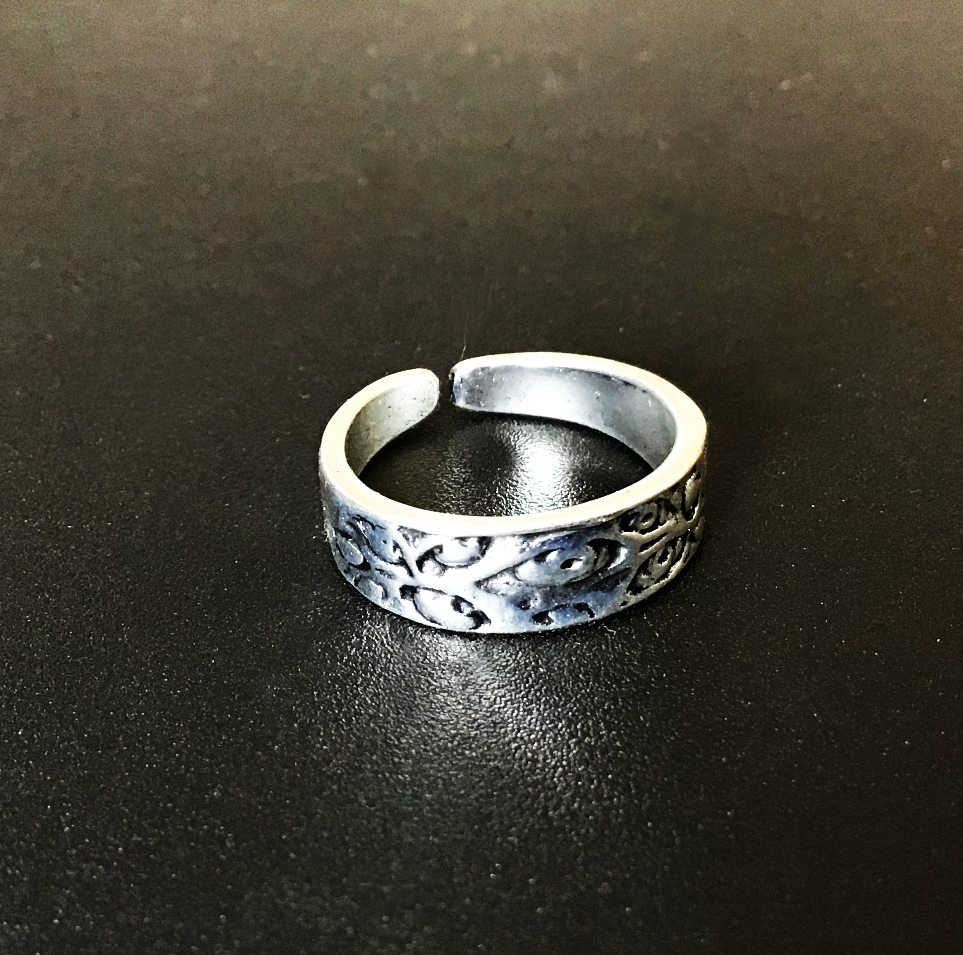 Ring: Branches with leaves "Rockwear Collection"