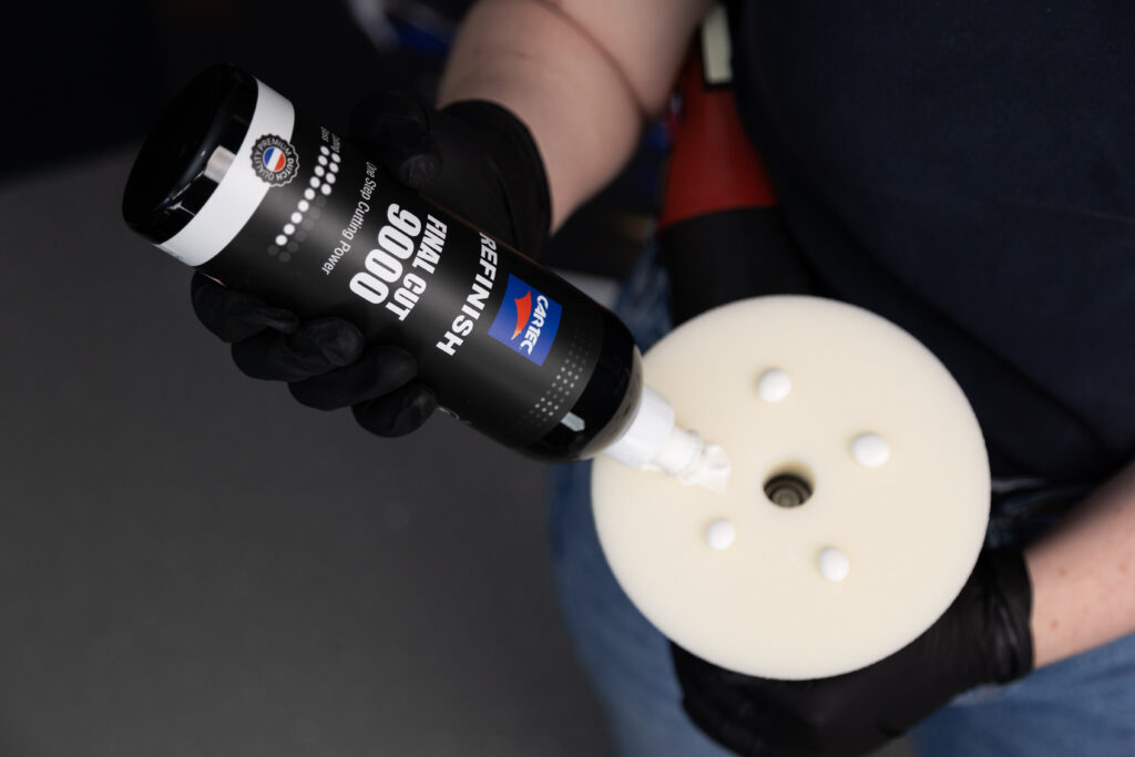Steg 2 i Poleringen: Fixa Hologram och Skapa Den Djupa Wet Look-Glansen