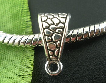 Connector / bail  triangle, silver patternd