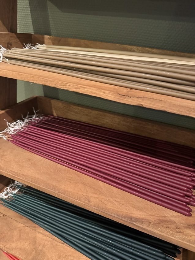 Handstöpta tunna långa ljus - Blomljus - Vinröd - 38 cm - 10-pack