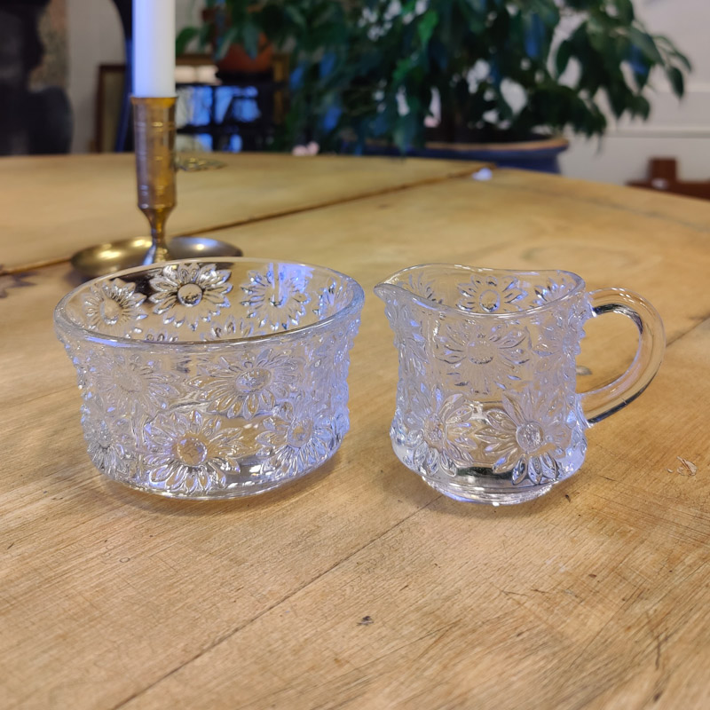  Sockerskål & Gräddkanna i pressglas
