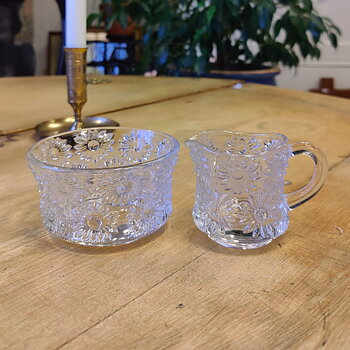  Sockerskål & Gräddkanna i pressglas