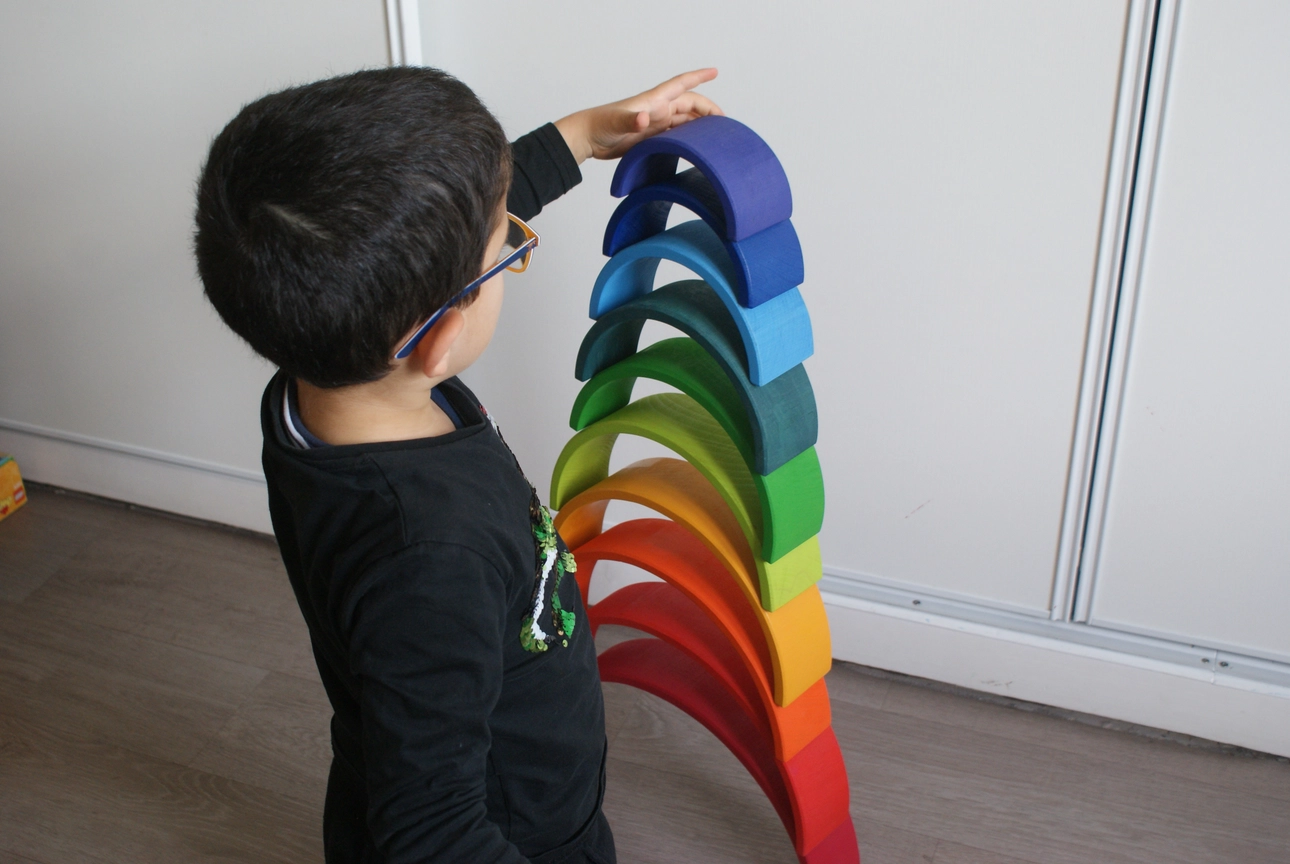  Ma Montessori Box Regnbåge i trä -  Kreativ lek hos KoKoBello - 3