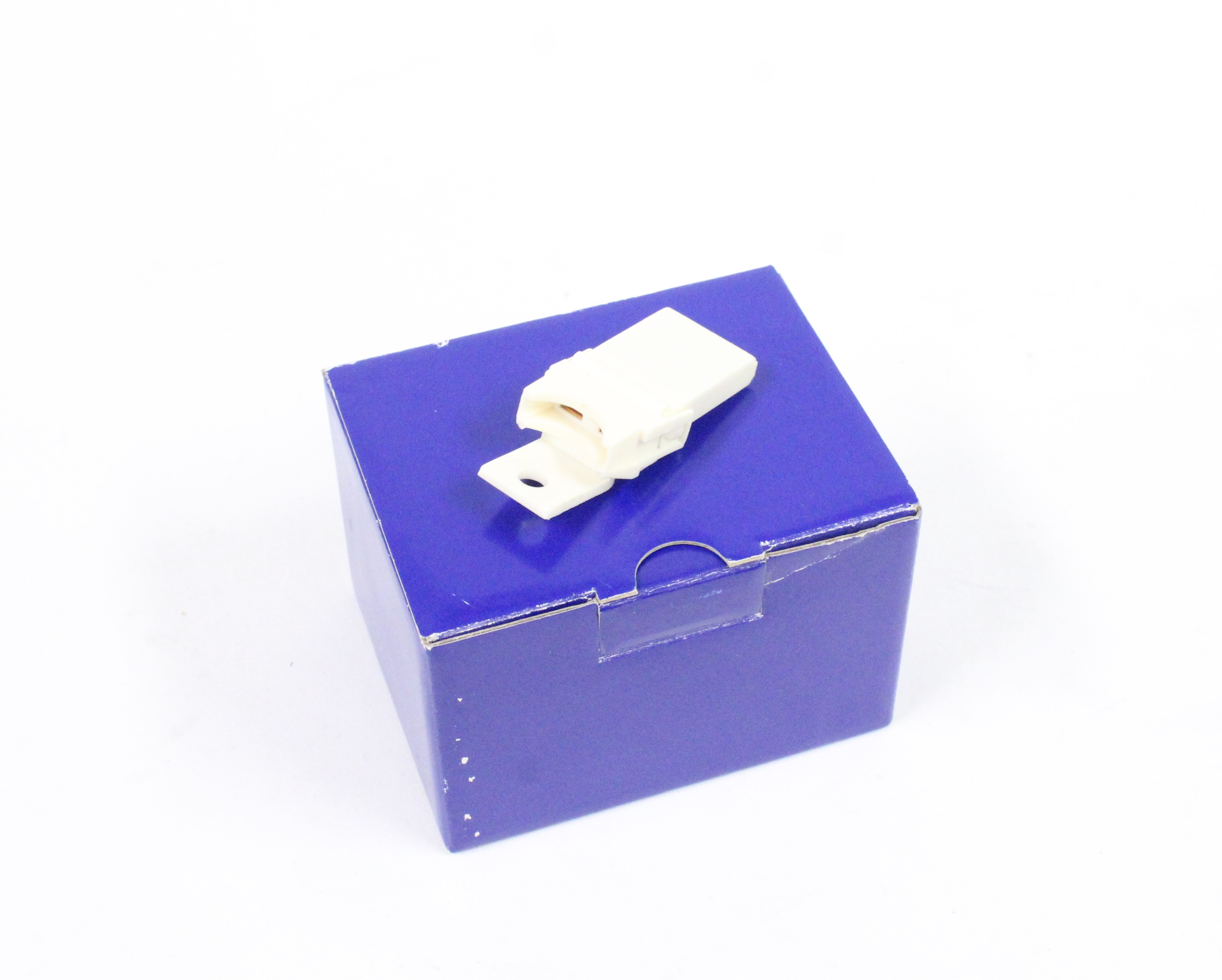 Fuse holder